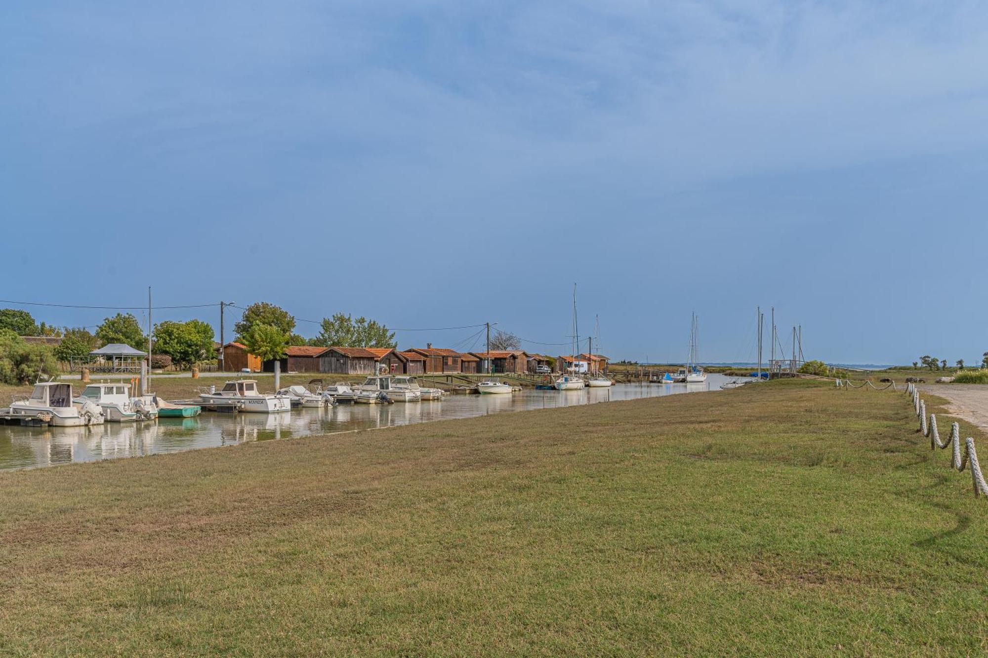 Le Pin Franc Villa Valeyrac Bagian luar foto