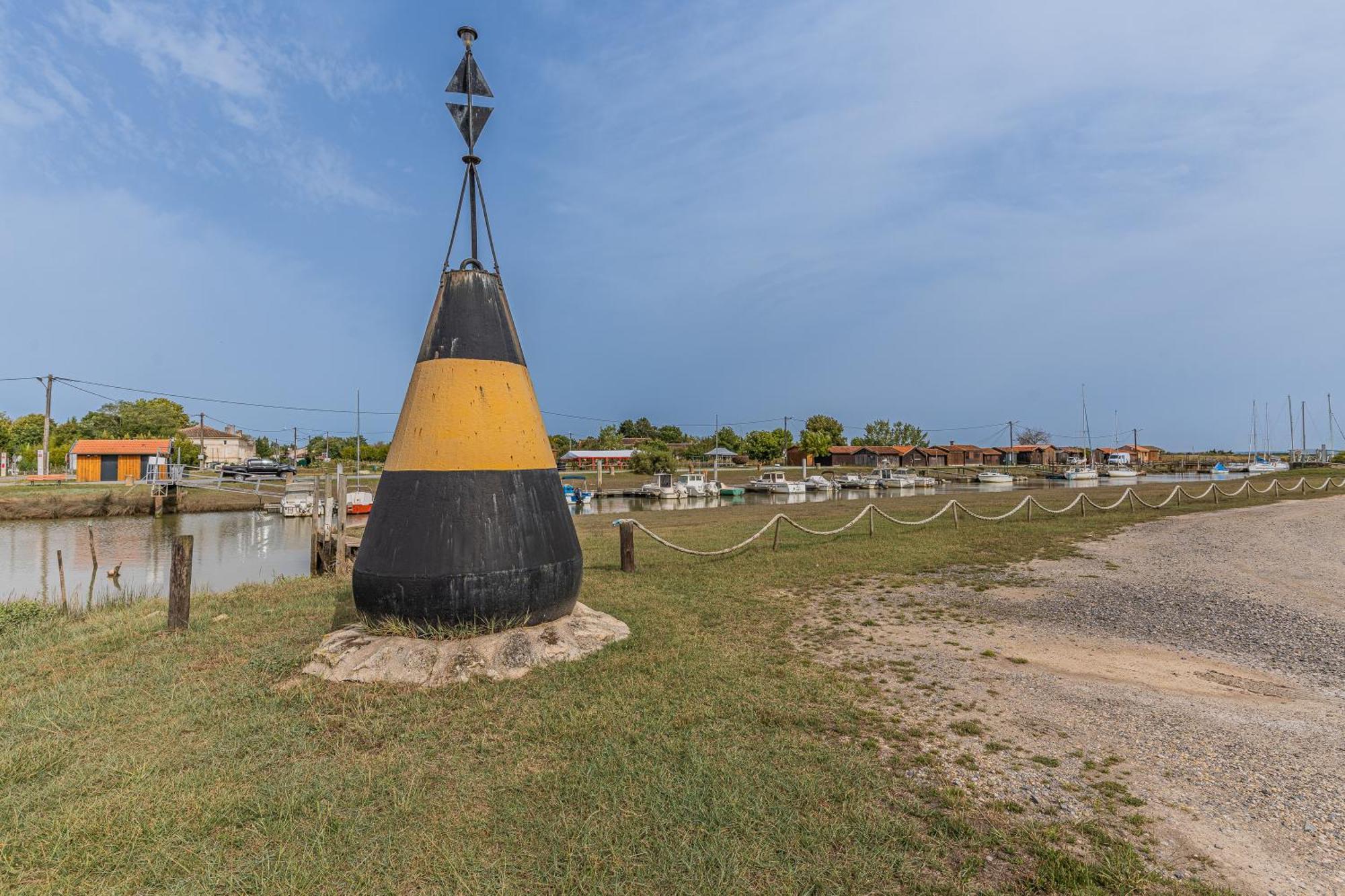 Le Pin Franc Villa Valeyrac Bagian luar foto