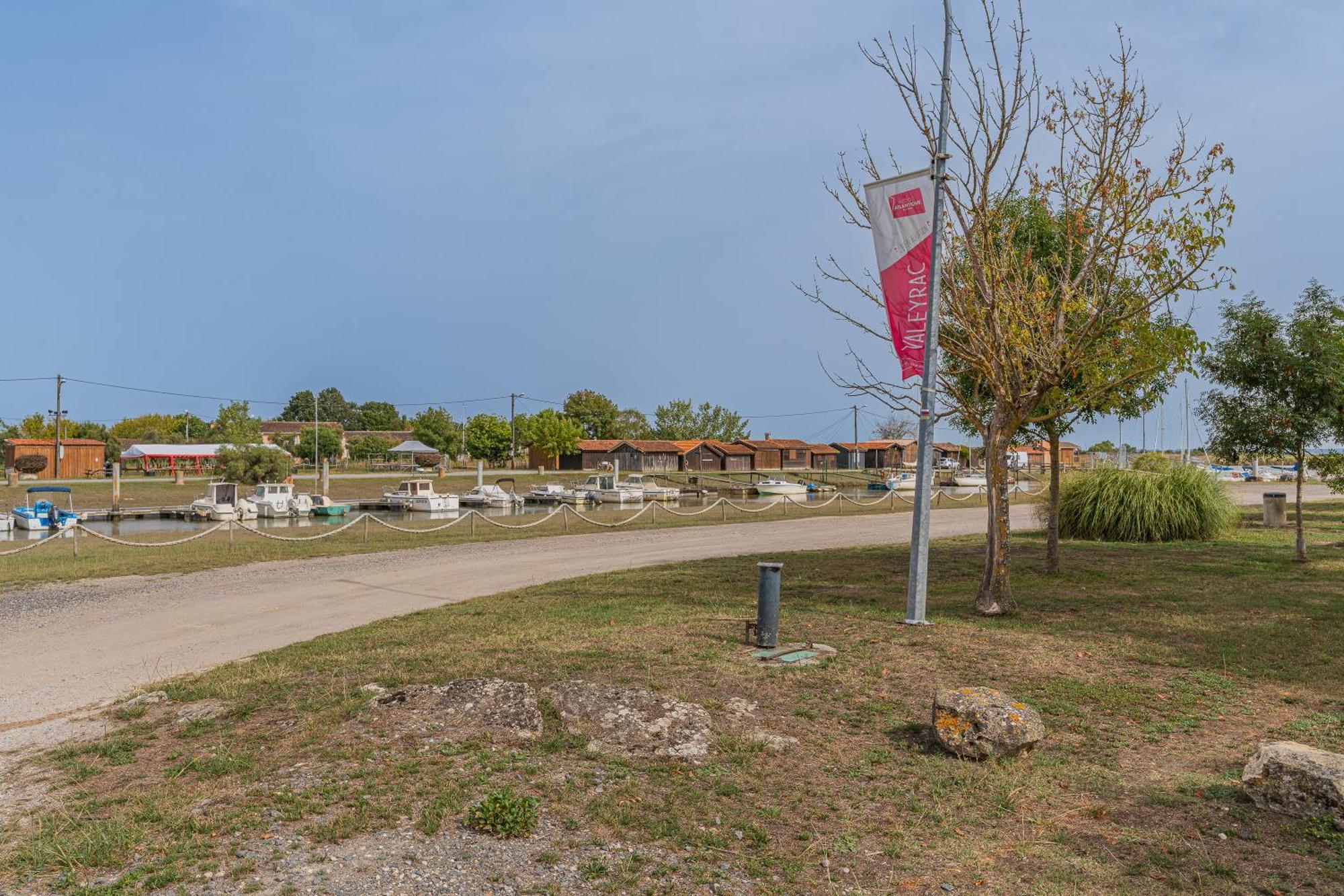Le Pin Franc Villa Valeyrac Bagian luar foto